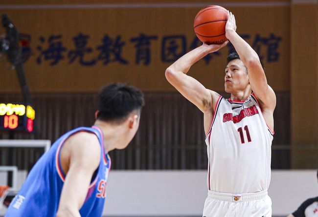 九游娱乐官方网站转会期广东宏远刷新队史纪录：意甲节点到来，悬念犹存，年轻球员得到机会的简单介绍